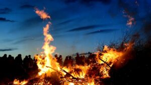 osterfeuer-1-web.jpg?W=900